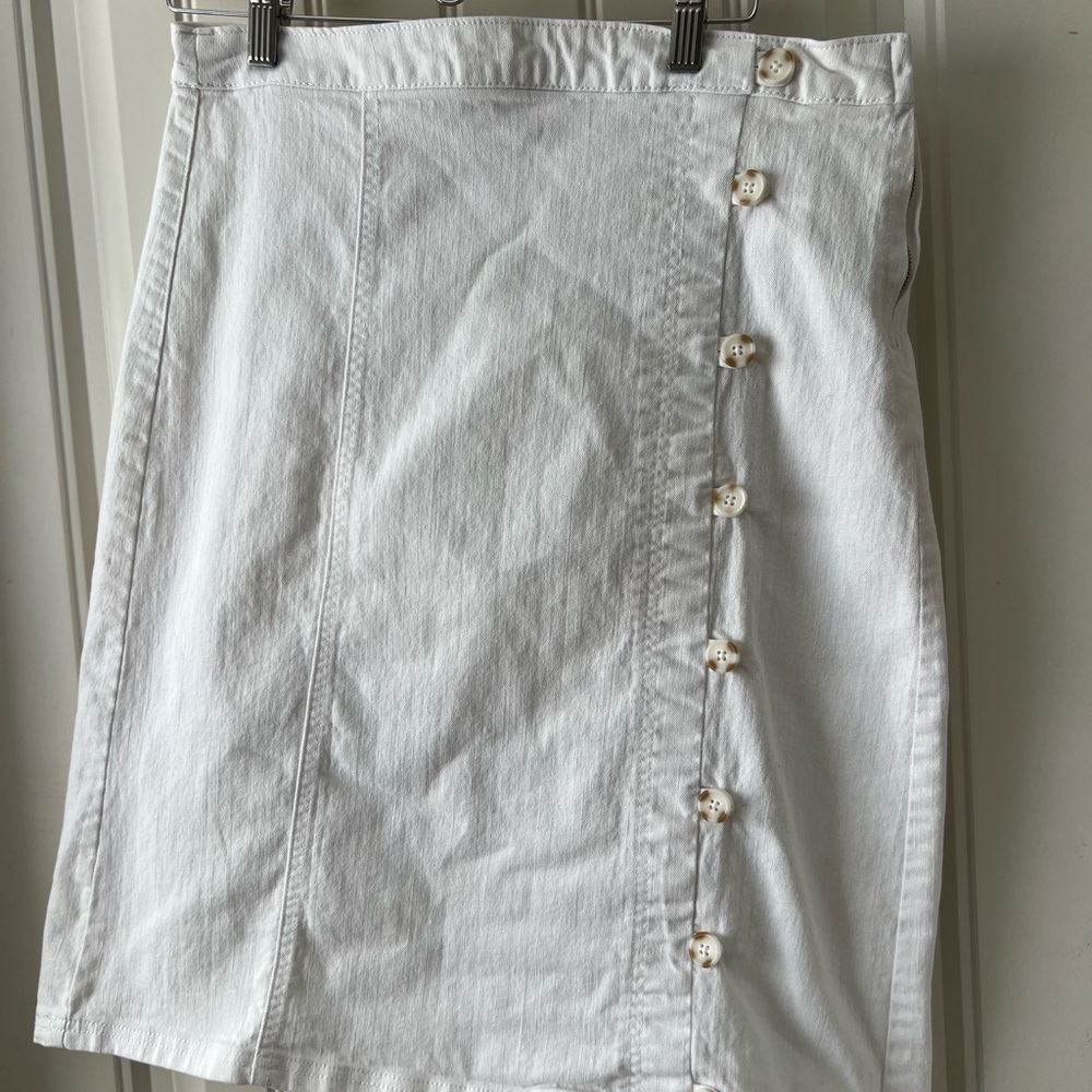 Christopher & Banks White Button-Accent Skirt